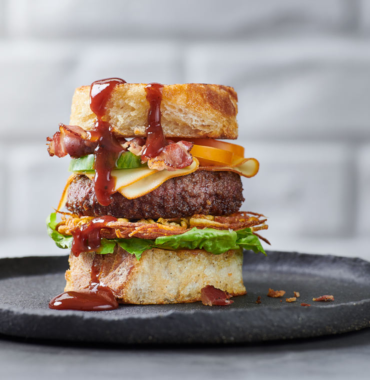 Burger im Dinkelbun mit Roesti